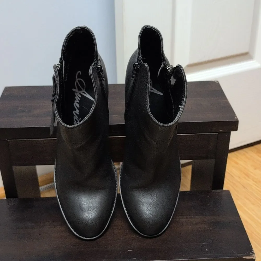 American Rag AR Baxter Black Booties Side Zip Block Heel Faux Leather Size 9.5